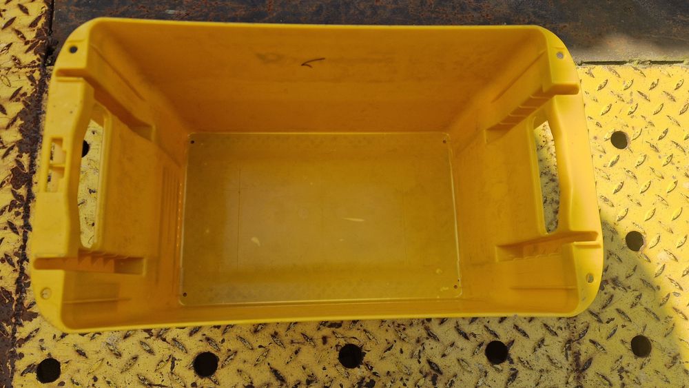 Skrzynki Plastikowe Mocne 4szt z  przesyłką olx