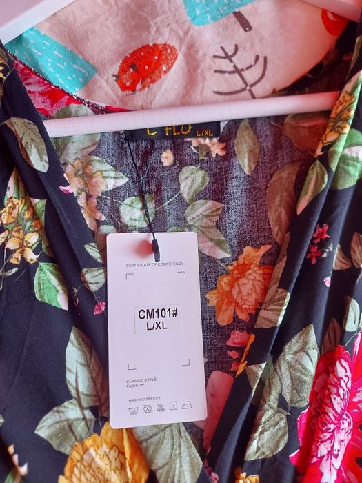 Sprzedam sukienki M-L