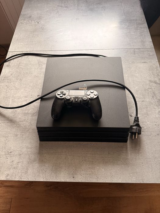 Konsola ps4 pro 1tb