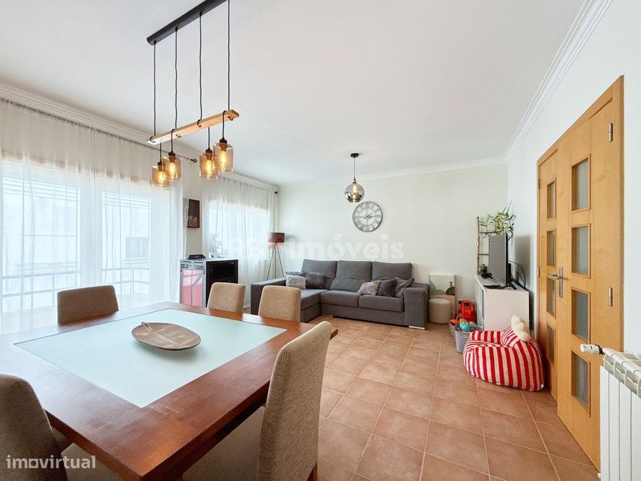 Apartamento T3 com sótão e Garagem no Entroncamento