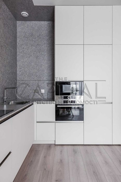 Apartment in Kyiv - More