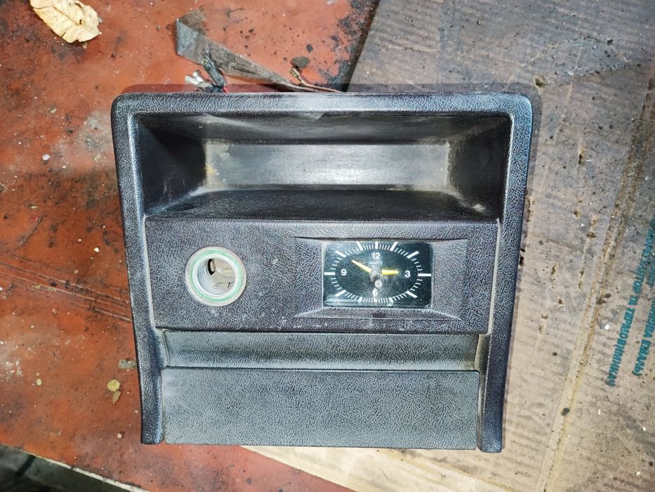 Панель консоли с пепельницей и часами накладка  ford granada Гранада