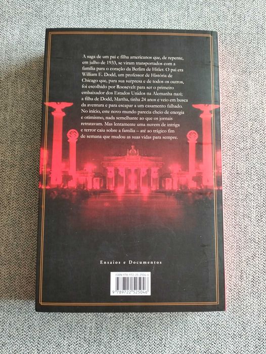 Livro "No Jardim dos Monstros" Erik Larson