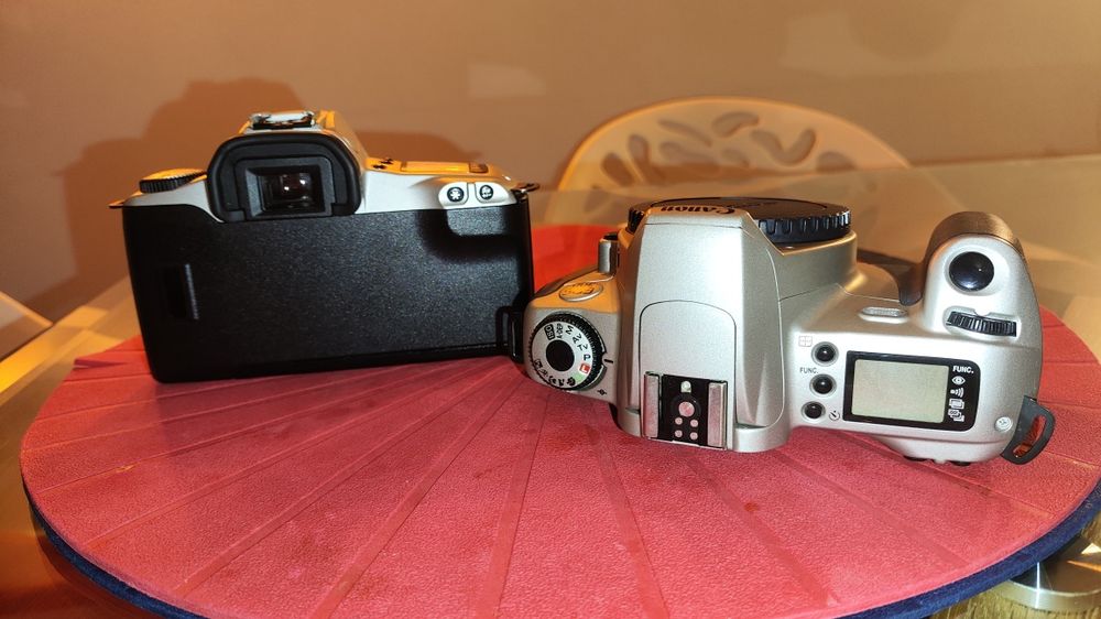 Câmaras Analógicas CANON e NIKON