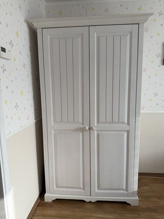 Продається набір меблів (тільки комплектом)