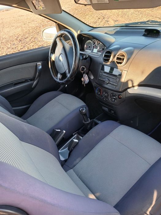 Chevrolet aveo 2009 com 100 mil quilómetros