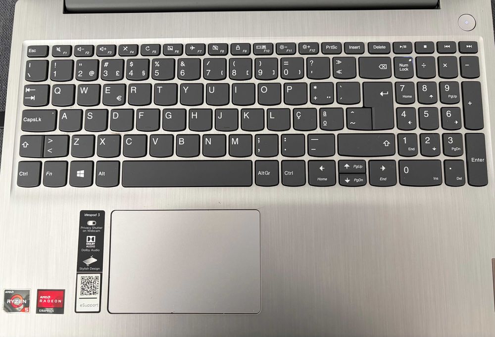 enovo IdeaPad 3 15ADA05 Ryzen 5 3500 12gb ram SSD 512 Vega 8