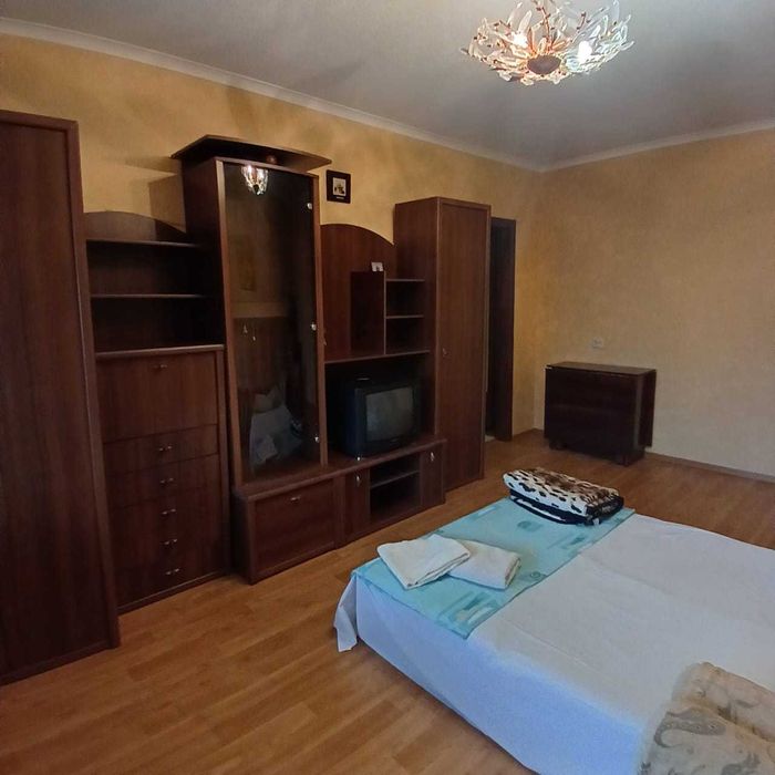 1-кім. Квартира біля ТРЦ Мануфактура Центр 1 лінія Погодинно, Подобово