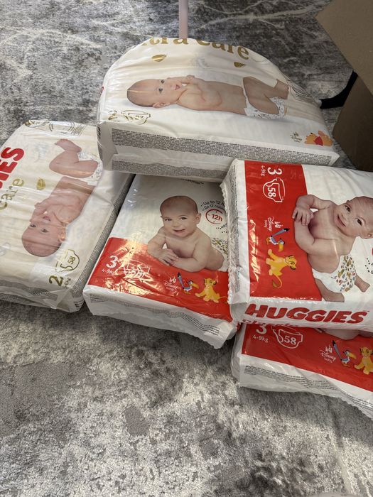 Памперсы HUGGIES