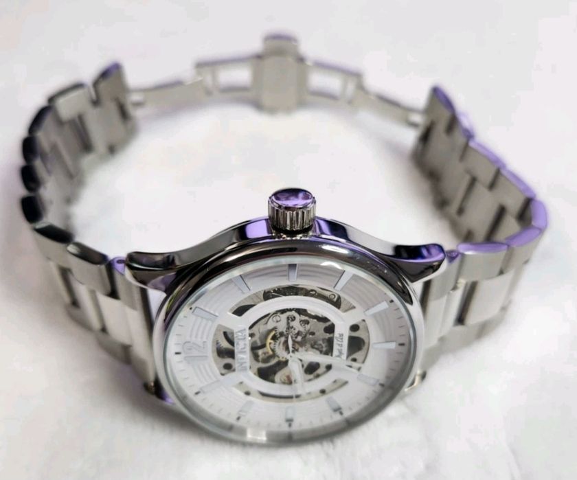 Invicta Objet D'Art годинник