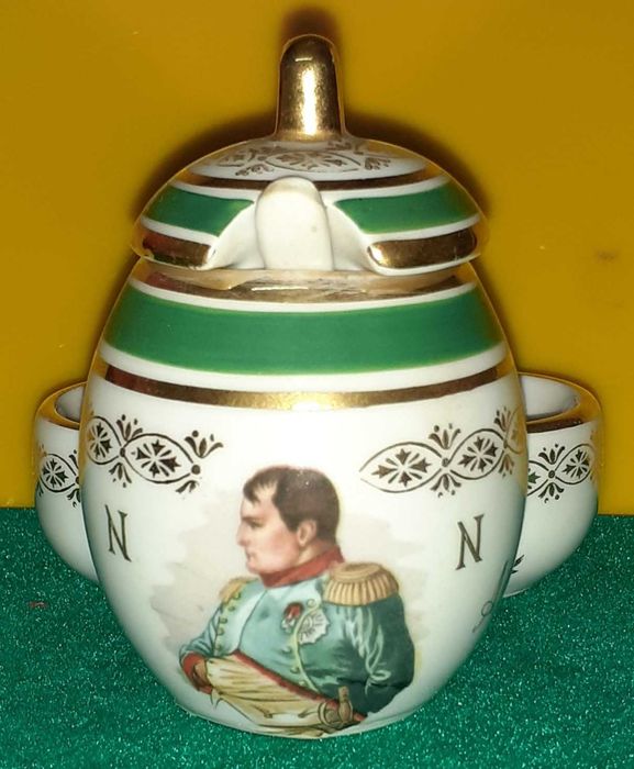 Molheira Antiga-France Véritable Porcelaine
