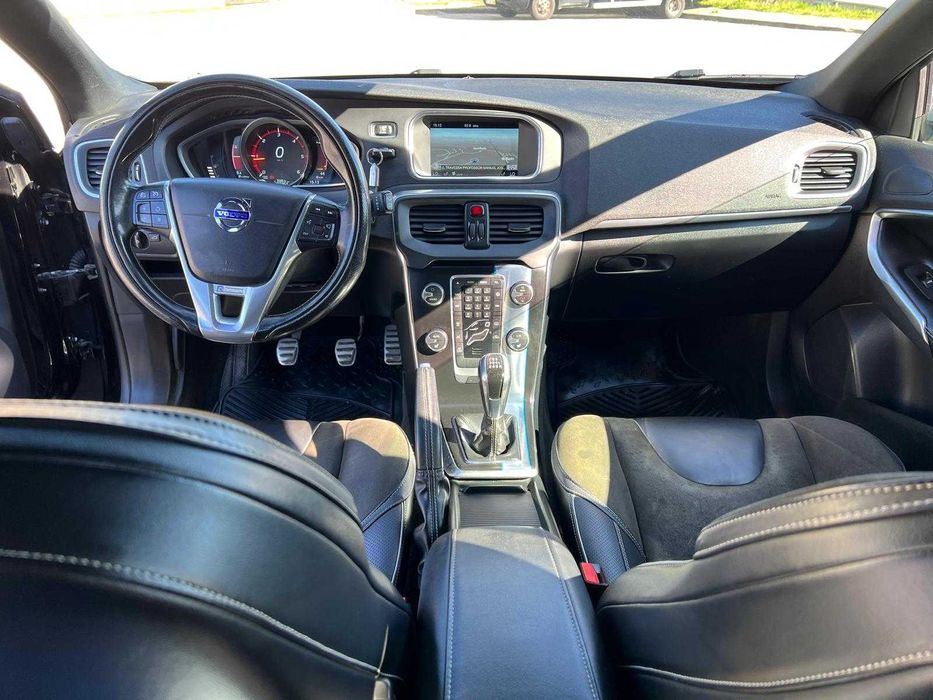 Volvo V40 R.Design 2,0 d 120cv 2015