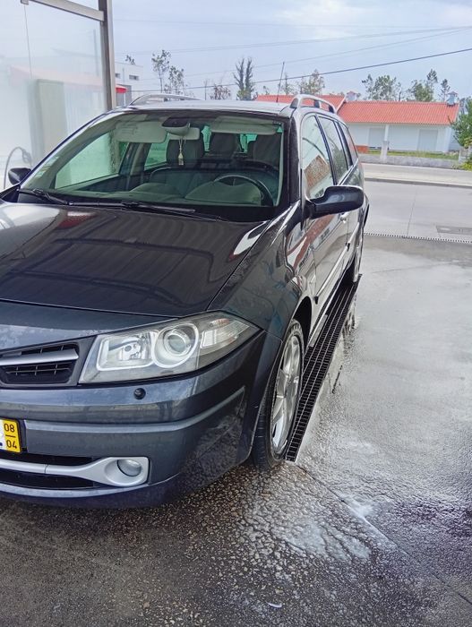 Carrinha para mudar de garagem Megane 110 CV motor 1500 teto panorâmico estofos em pele