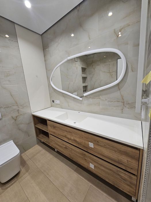 Стільниця з умивальником.Стільниця у ванну.Умивальник.Підвіконня