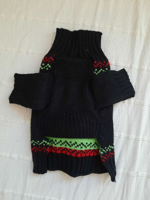 Świąteczny zimowy sweterek dla małego pieska :