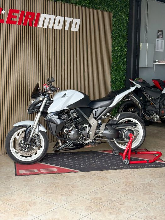 Honda CB1000R Leo Vince