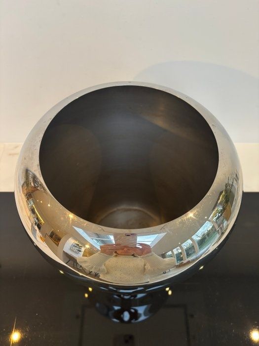 Vaso Alessi de designer internacional por metade do preço