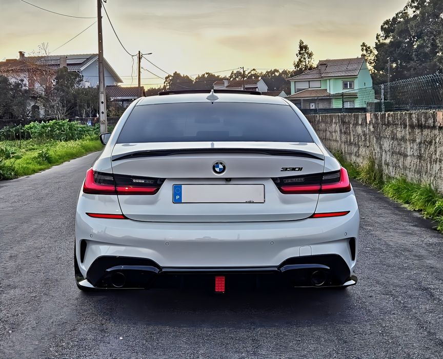 BMW 330i MPeRFOrMAnCE 2.0