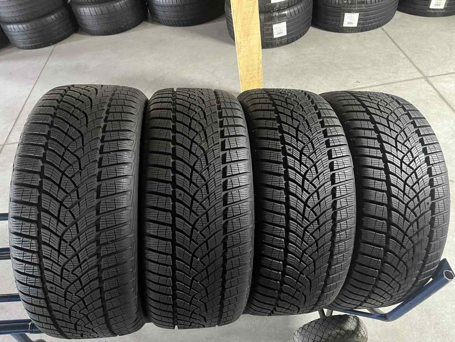 225/40/19 R19 Goodyear Ultra Grip Perfomance+ 4шт зима