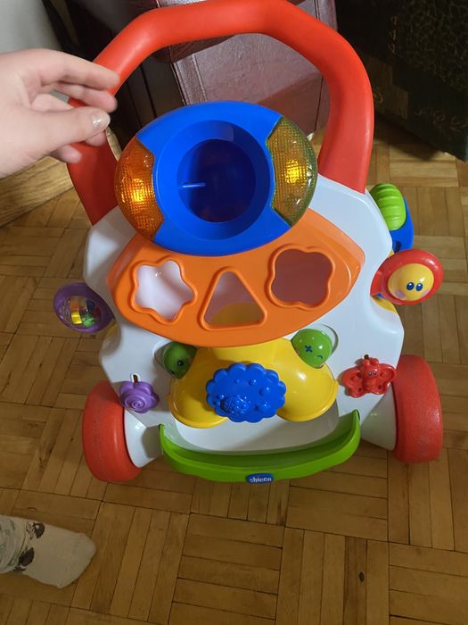 Pchacz chodzik chicco