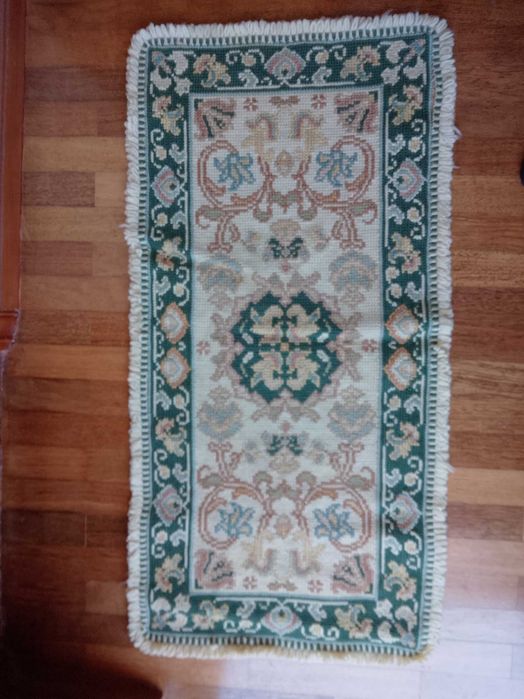 Tapete de Arraiolos, 2 unidades, 15€ cada