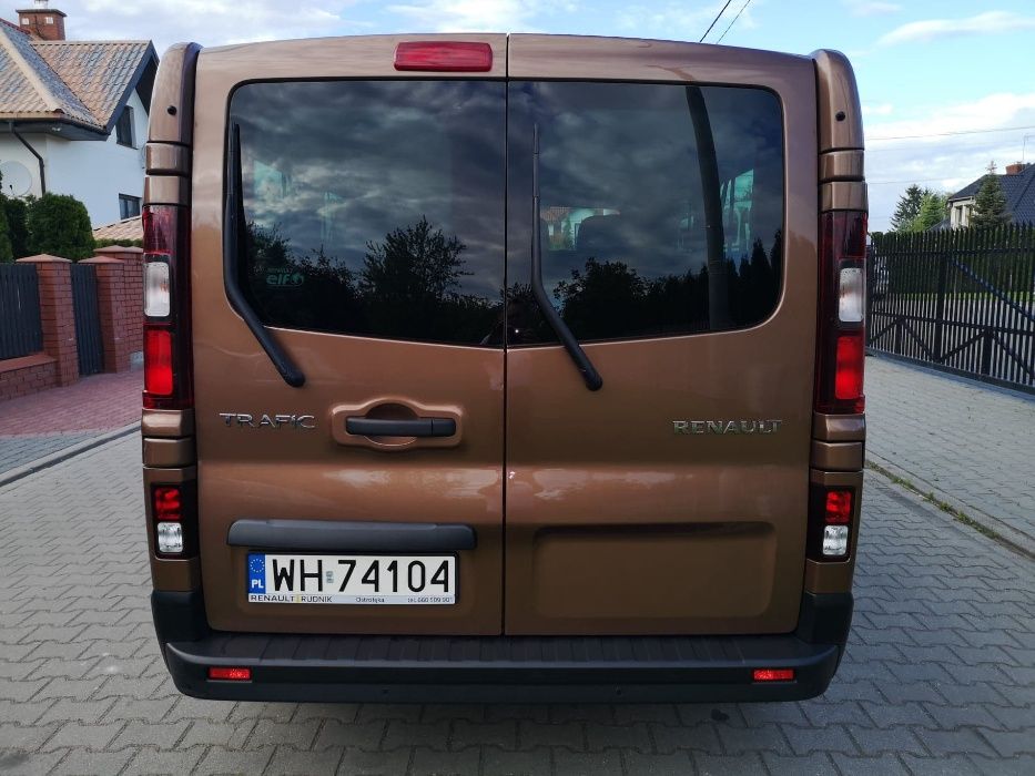 Bus do wynajęcia, wynajem busa, Nowy Renault Trafic 2018, 9 osobowy