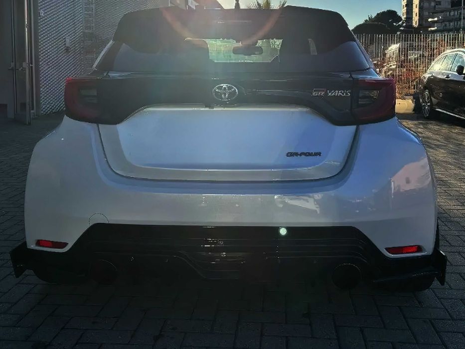 Toyota Yaris      2023