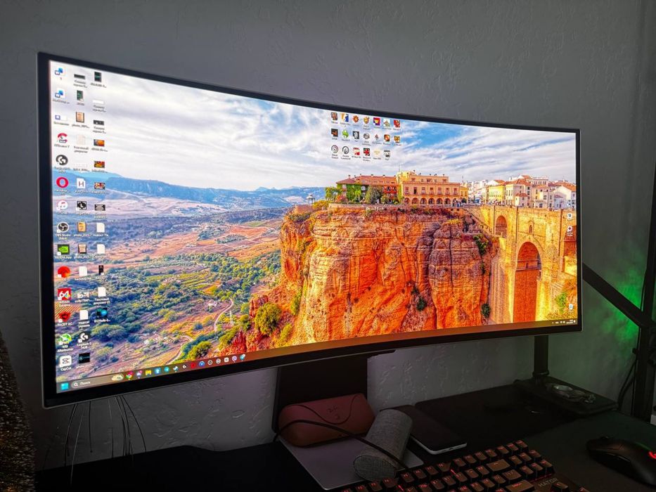 Samsung Odyssey G8 G85SB