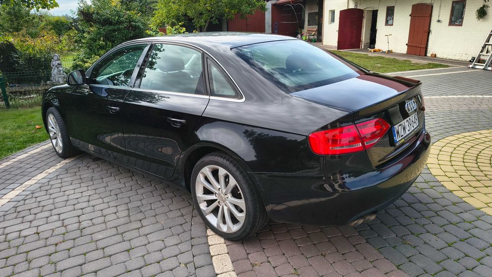 Audi A4 B8, Sedan