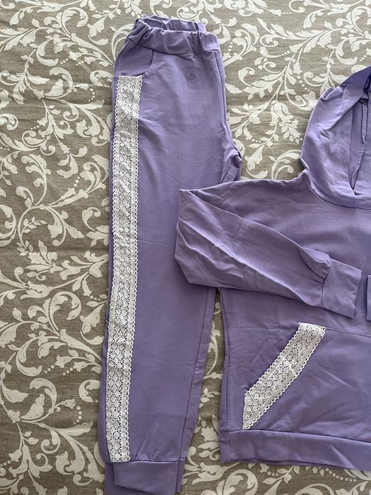 Fato de treino lilas com renda