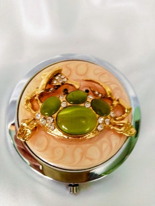 Дзеркальце косметичне "Краб" з стразами в подарунковій коробці