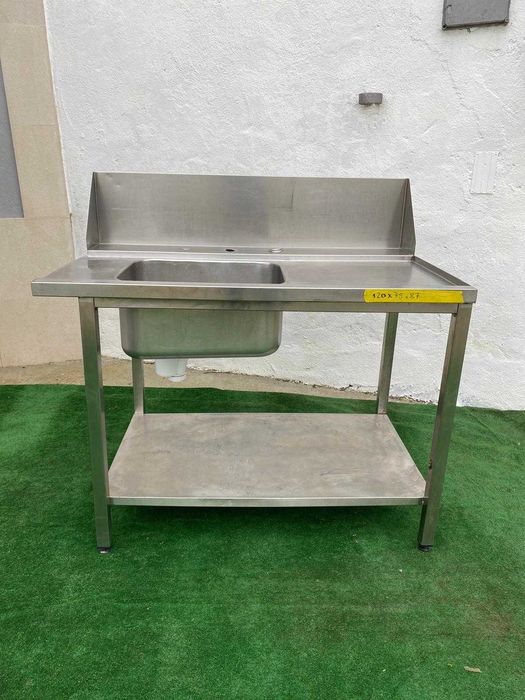 Bancada em inox com cuba lava loiça