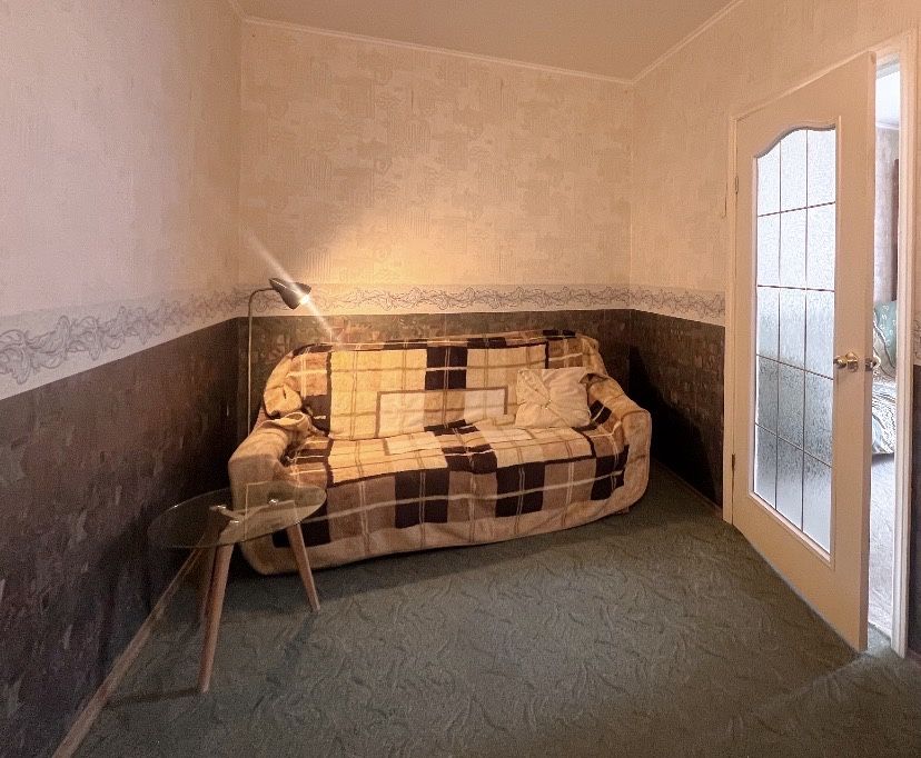 Вживаний теракотовий диван