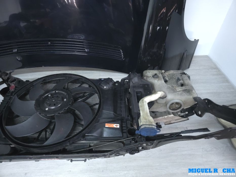 Frente completa com farois Xenon Mercedes Classe C W203