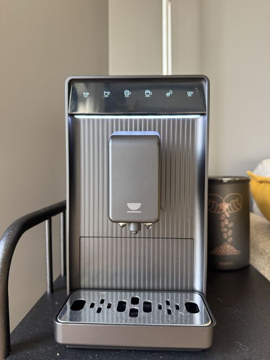 Máquina de Café Incapto Áurea Milk — Automática com Moedor e Sistema de Leite