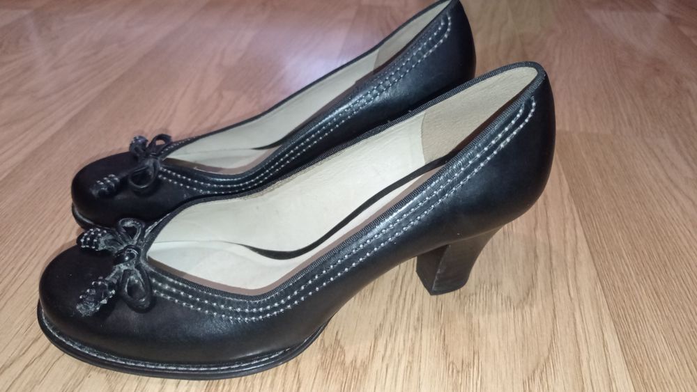 Туфлі Clarks шкіряні