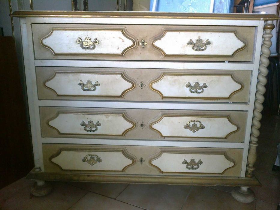 Mobilia Antiga de quarto - solteiro