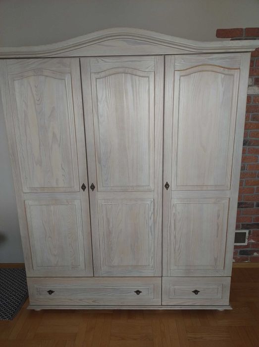 Sprzedam szafę drewnianą