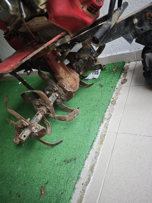 Motoenxada  com transmição direta 7CV