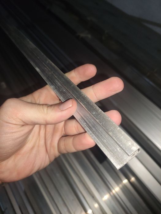 L профиль алюминиевый ПАС-1670