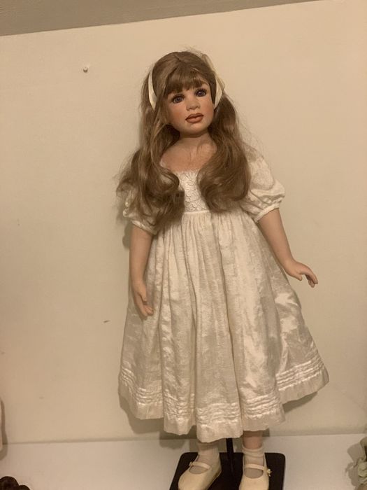 Lalka porcelanowa 82 cm
