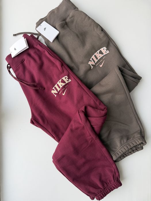 Nike штани спортивні оригінал нові S коричневі
