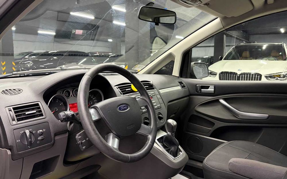 Ford C-Max 2010 року