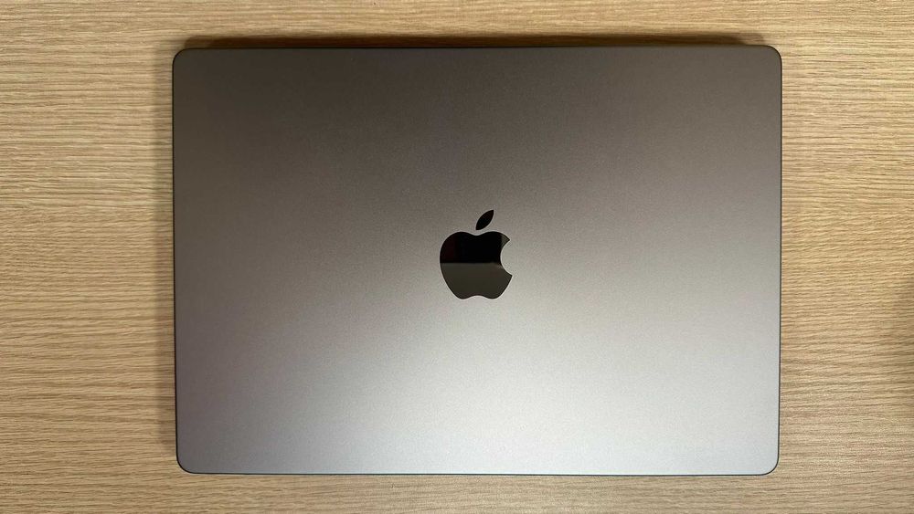 MacBook Pro 14 M1 Max | 64GB | 2TB / 2048GB | Retina XDR | 4 monitory