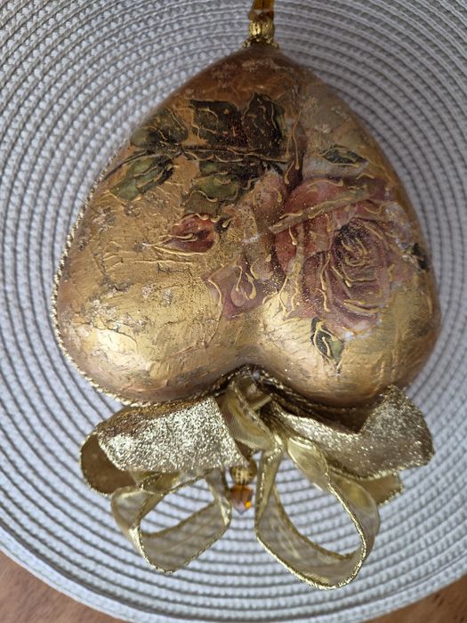 Ozdoba świąteczna,  serce,  decoupage,  ręczna praca, złotą.