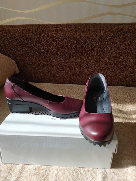 продам туфлі жіночі