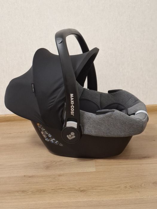 Продам автокрісло Maxi Cosi Cabriofix