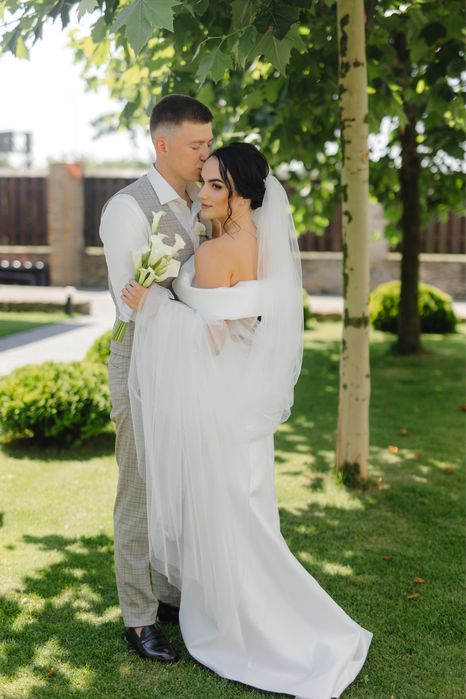 Неймовірна Весільна Сукня