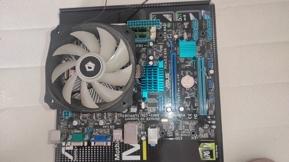 Комплект материнська плата ASUS M5A78L-MLX3 + процесор FX6300 + 8gb