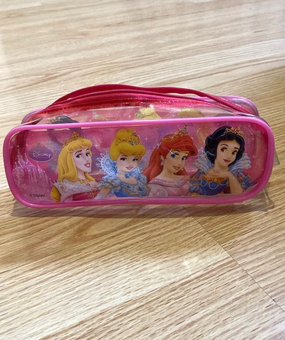 Dziewczęcy piórnik na przybory z księżniczkami Disney